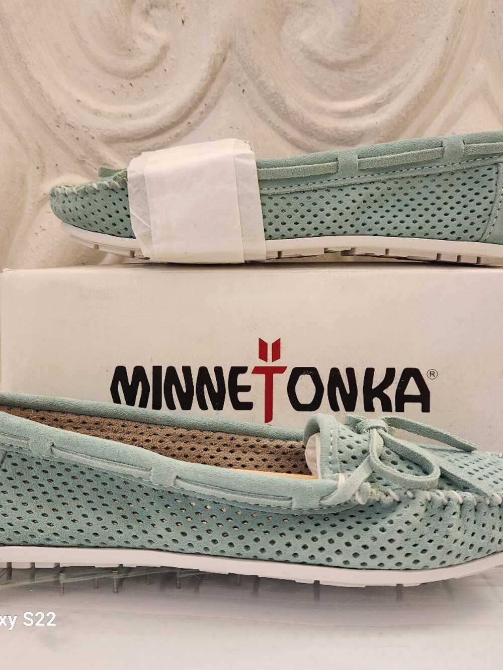 Minnetonka perforated "Lisa" Mint Green Moccasins. NIB. Size 9